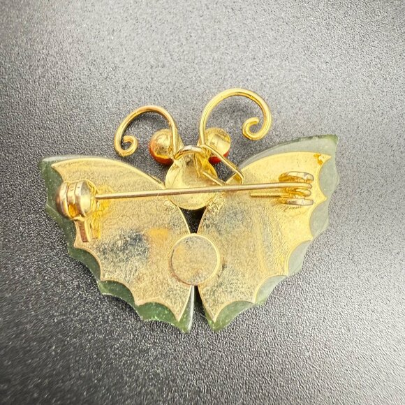 Gold-Tone Jade Butterfly Brooch With Coral Accents Elegant Vintage Design - Picture 4 of 4